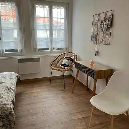 Proche Et Commerces *